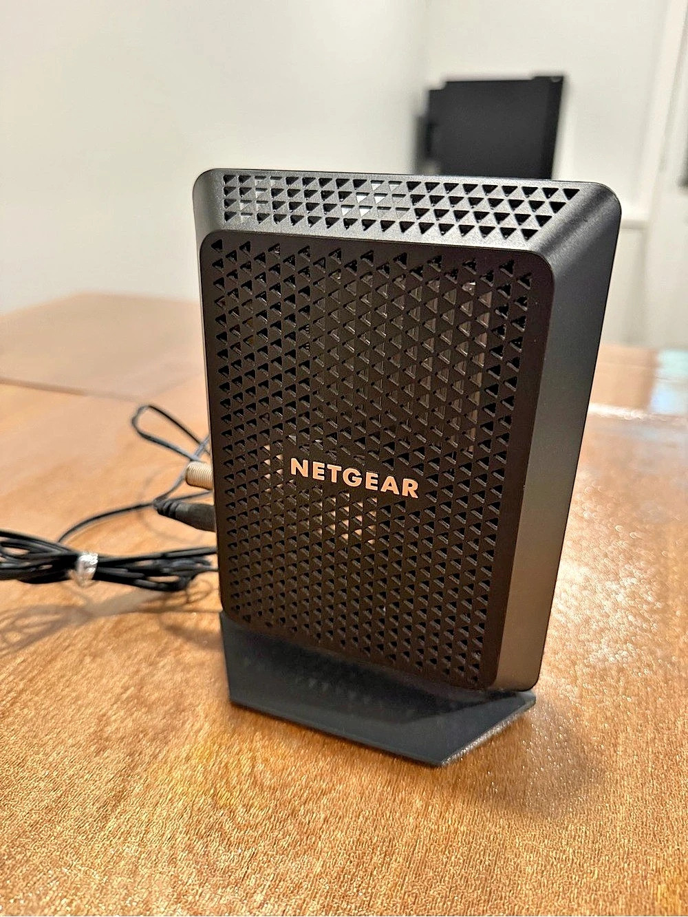 NETGEAR Modem CM700 & Orbi Router RBR50V2 Mesh WiFi System Router + Satellite Co - Picture 3 of 10